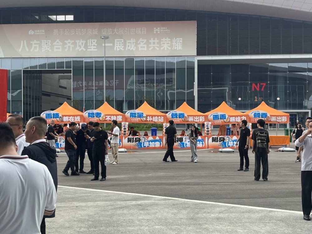 艺考生统考后，选回高中还是文化课集训机构？