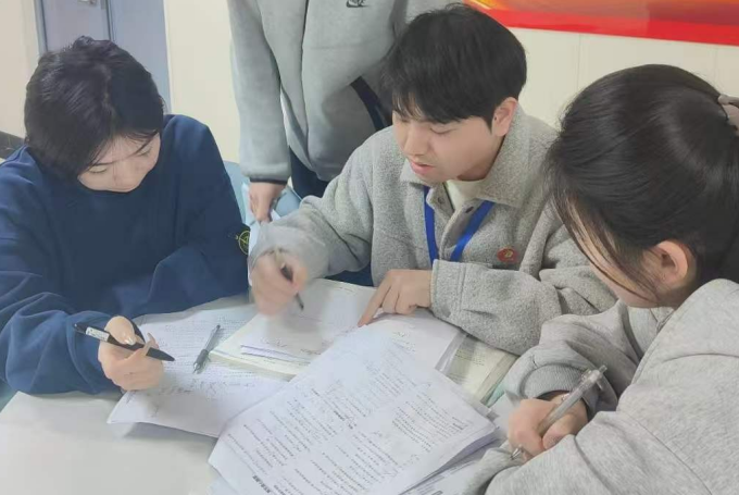 体态，才是服表与航服统考的提分关键  |  济南艺体生文化课培训学校